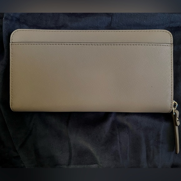 Like New Kate Spade Continental Wallet - Picture 2 of 3